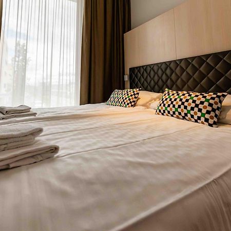 Aparthotel Hine Adon Bern Airport Belp Exterior foto