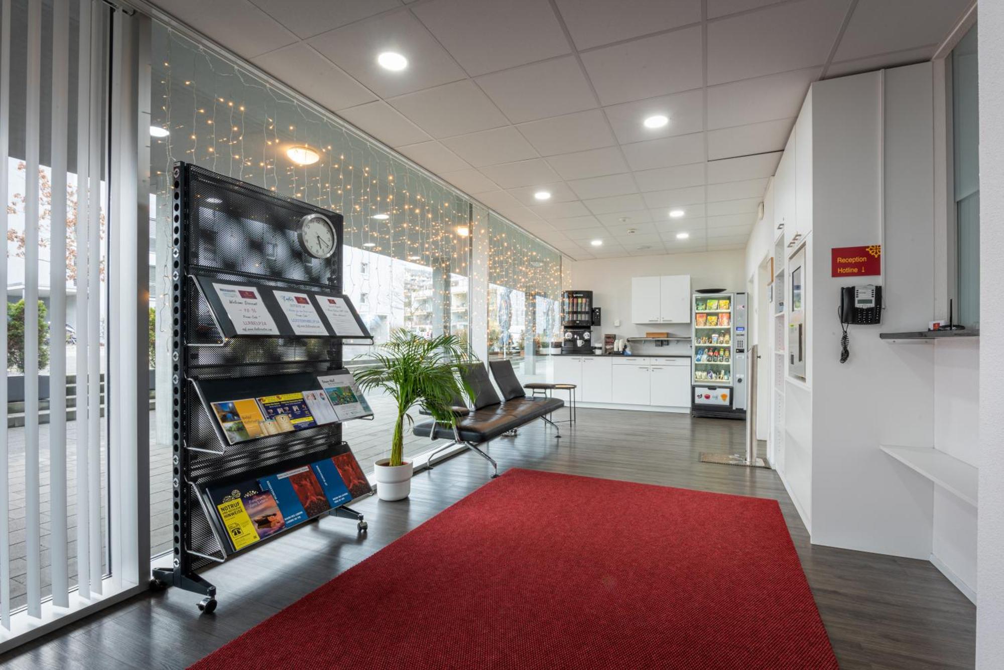 Aparthotel Hine Adon Bern Airport Belp Exterior foto